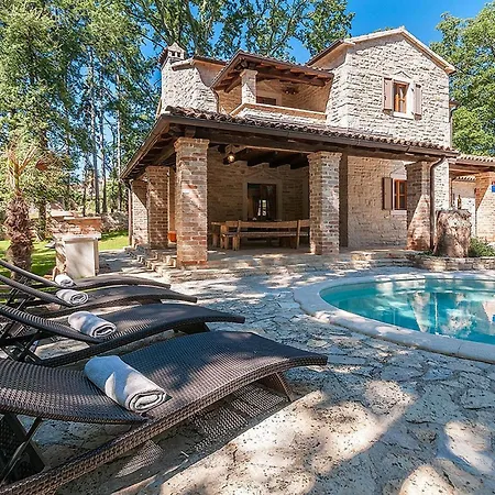 Anneliese Holiday home