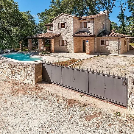 Anneliese Holiday home Basici
