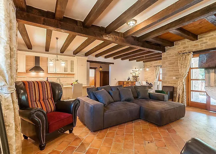 Holiday home Anneliese Basici