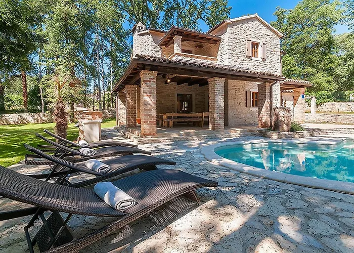 Anneliese Holiday home